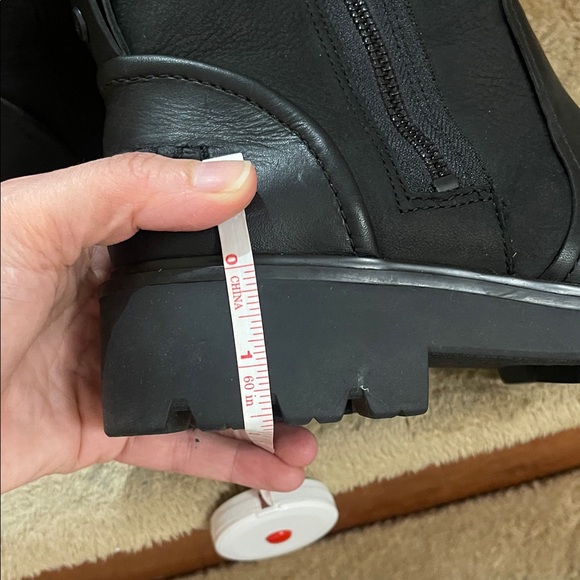 Authentic UGG Australia Leather Black Combat Boots Women SZ 8 Like New - Picture 11 of 11